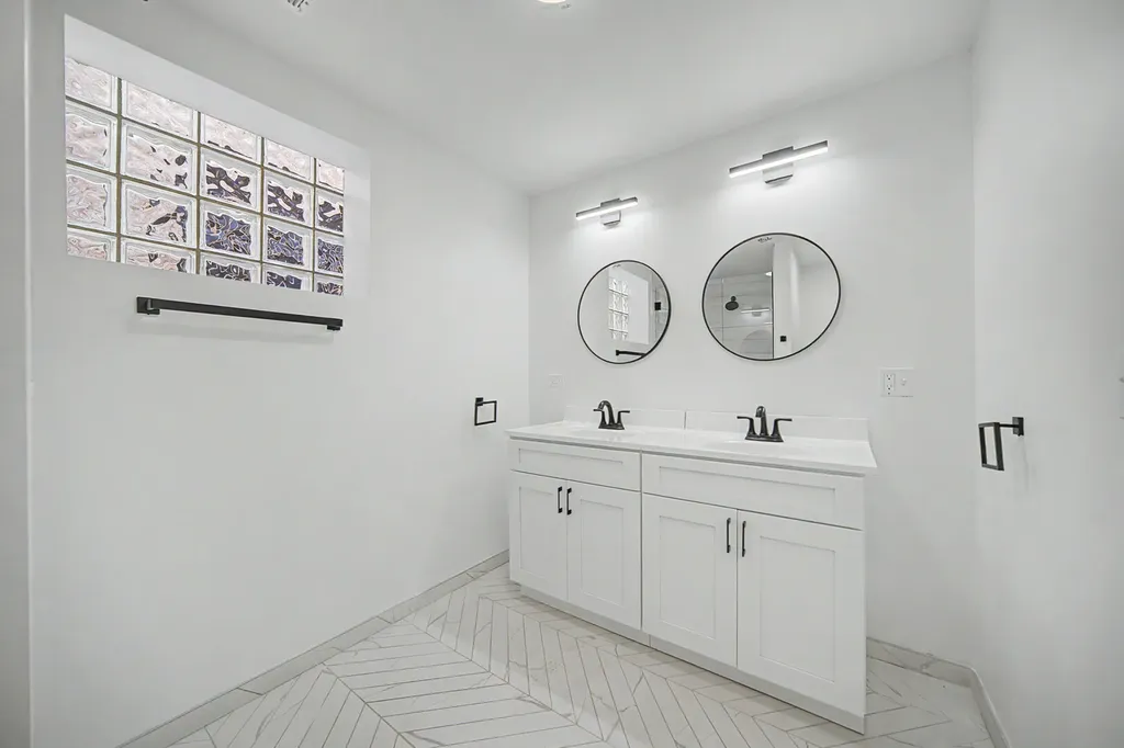 5778 North Elston Avenue Chicago IL 60646