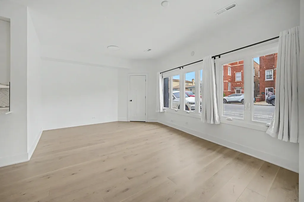 5778 North Elston Avenue Chicago IL 60646
