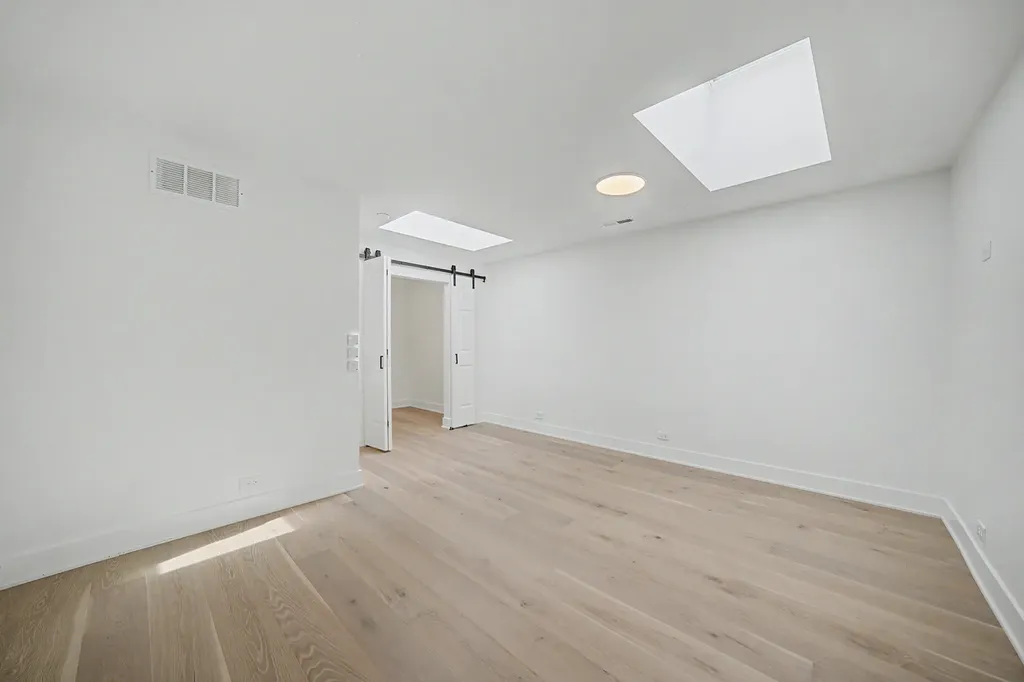 5778 North Elston Avenue Chicago IL 60646