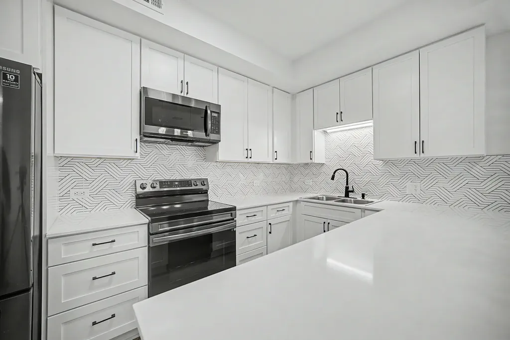 5778 North Elston Avenue Chicago IL 60646