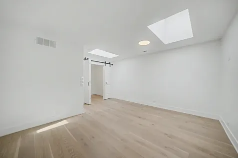 5778 North Elston Avenue Chicago IL 60646