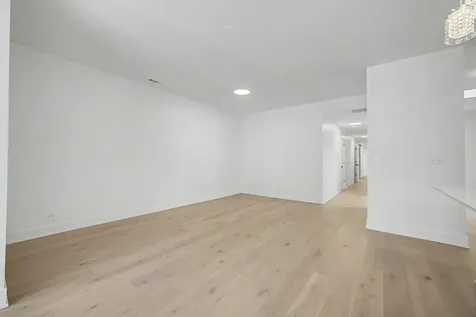 5778 North Elston Avenue Chicago IL 60646