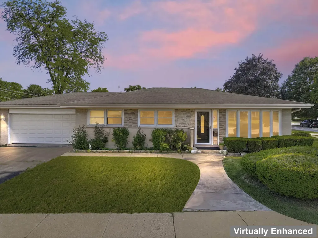 2001 Plainfield Drive Des Plaines IL 60018