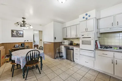 2001 Plainfield Drive Des Plaines IL 60018