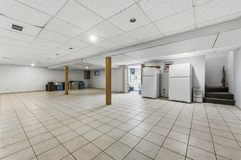 2001 Plainfield Drive Des Plaines IL 60018