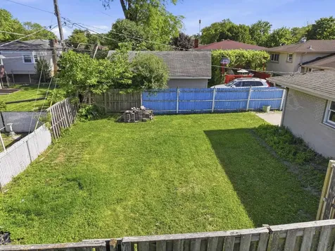2001 Plainfield Drive Des Plaines IL 60018