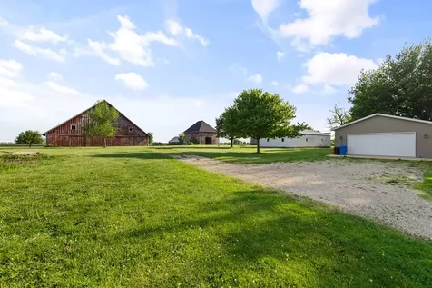 33864 2990 North Avenue Lamoille IL 61330