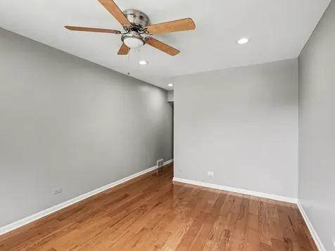 9120 Hollyberry Avenue Des Plaines IL 60016