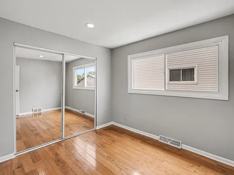 9120 Hollyberry Avenue Des Plaines IL 60016