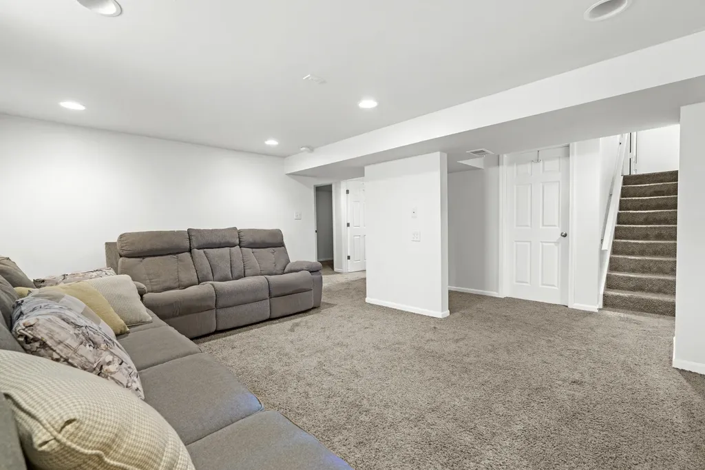 16527 Orange Avenue Orland Park IL 60467