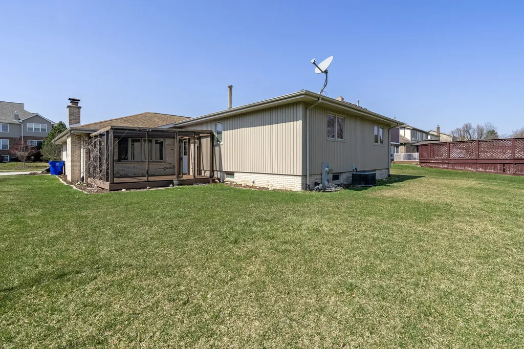 16527 Orange Avenue Orland Park IL 60467
