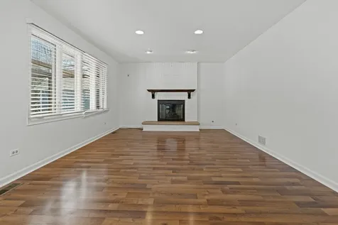 16527 Orange Avenue Orland Park IL 60467
