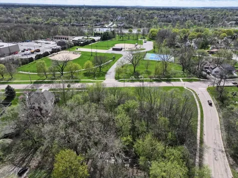 1009 South 9th Avenue St. Charles IL 60174