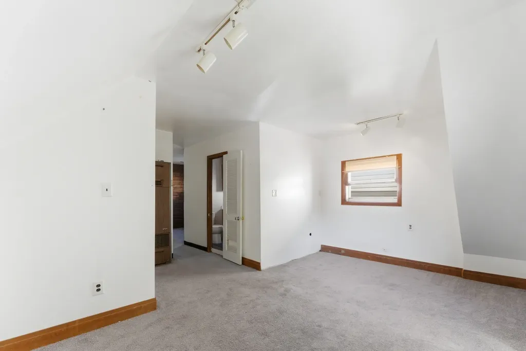 3820 West George Street Chicago IL 60618