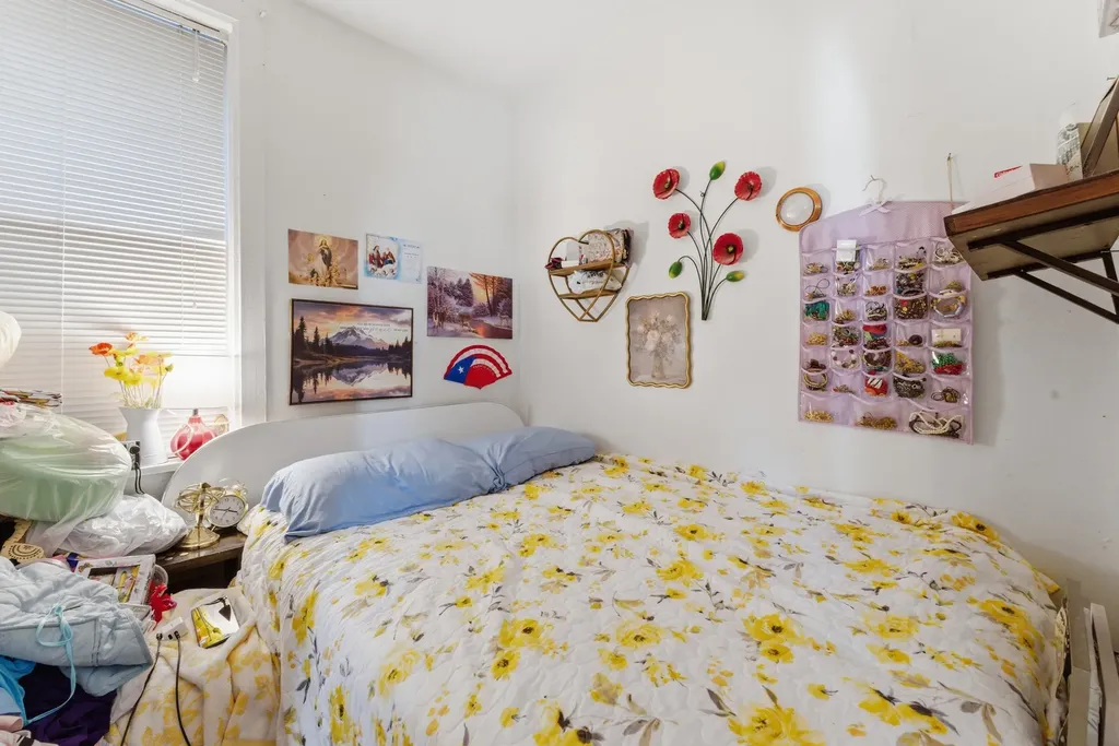 3820 West George Street Chicago IL 60618