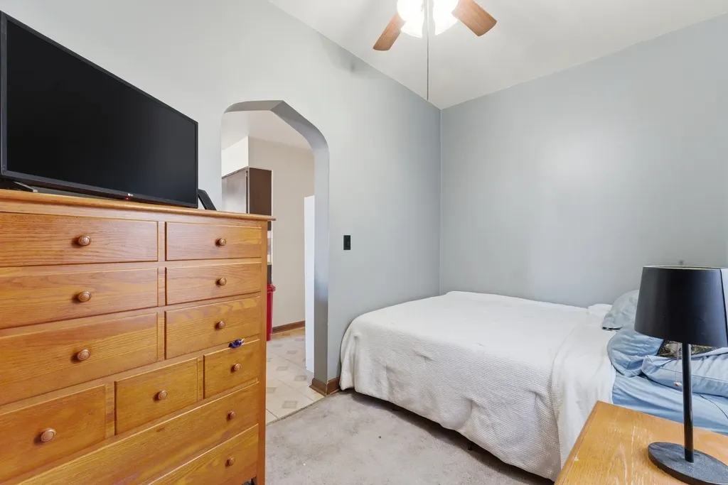 3820 West George Street Chicago IL 60618