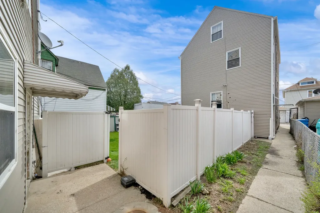 2853 West 40th Street Chicago IL 60632