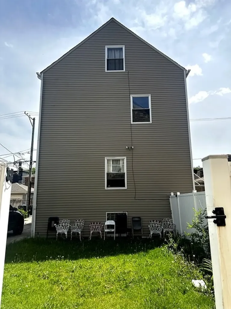 2853 West 40th Street Chicago IL 60632