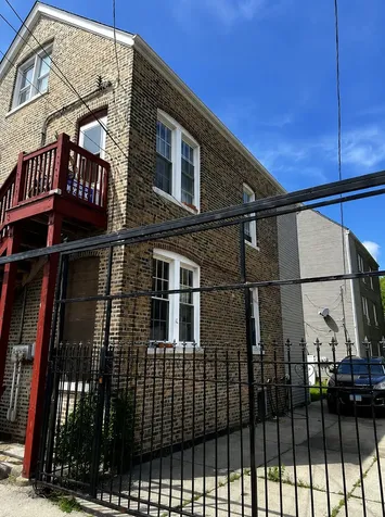 2853 West 40th Street Chicago IL 60632