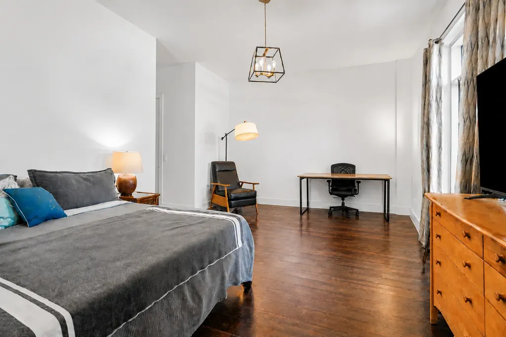 1124 West Adams Street Chicago IL 60607