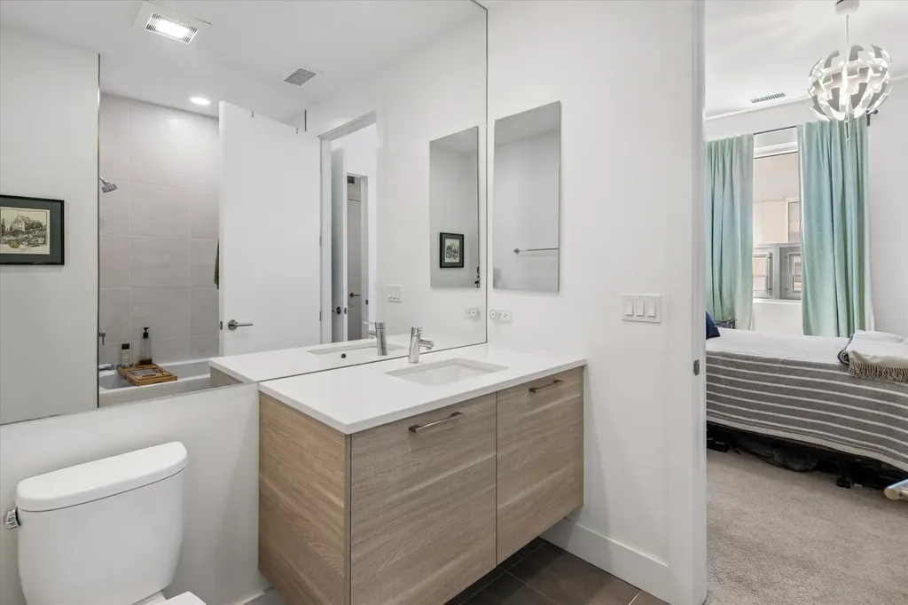 1124 West Adams Street Chicago IL 60607