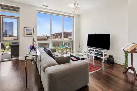 1124 West Adams Street Chicago IL 60607