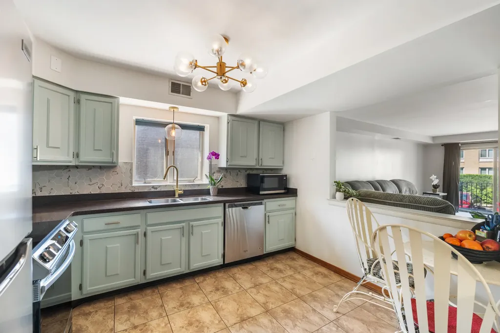 200 South Dee Road Park Ridge IL 60068