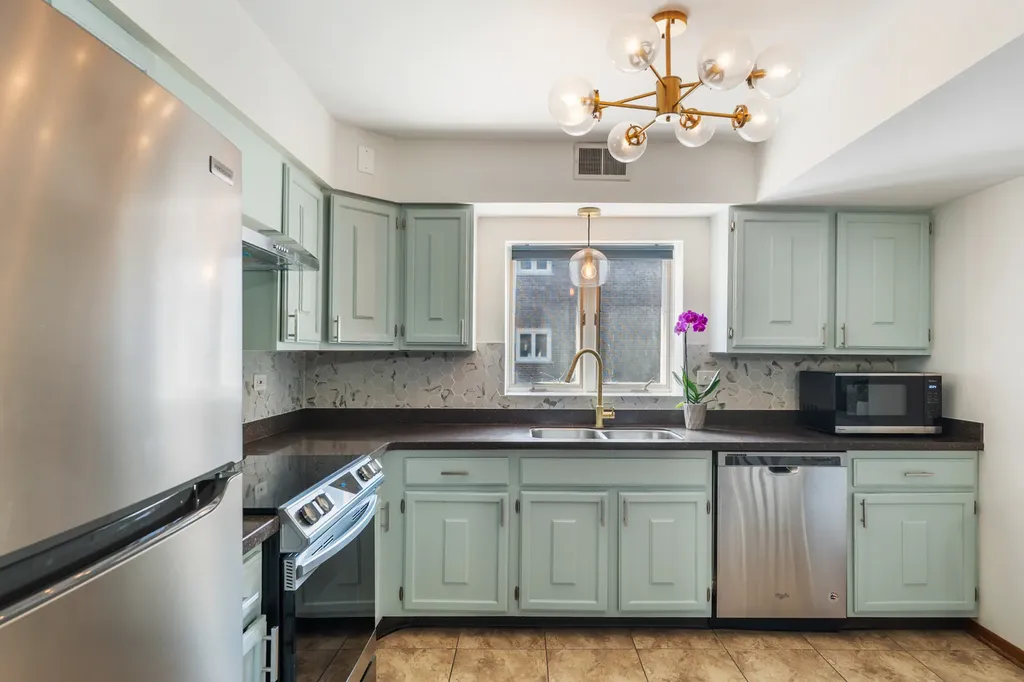 200 South Dee Road Park Ridge IL 60068