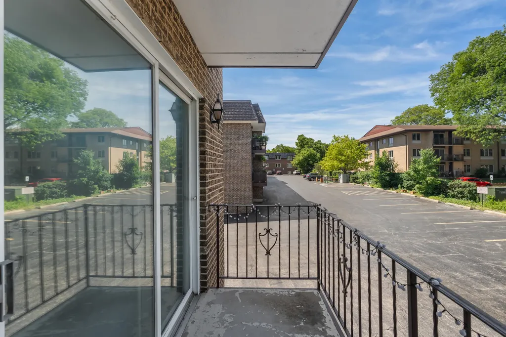 200 South Dee Road Park Ridge IL 60068