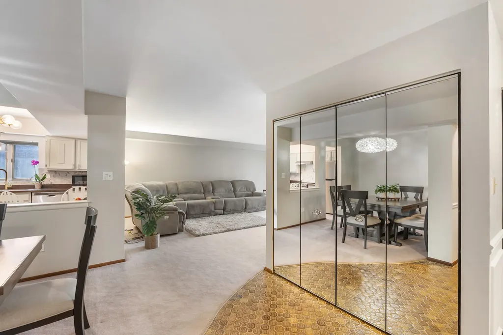 200 South Dee Road Park Ridge IL 60068