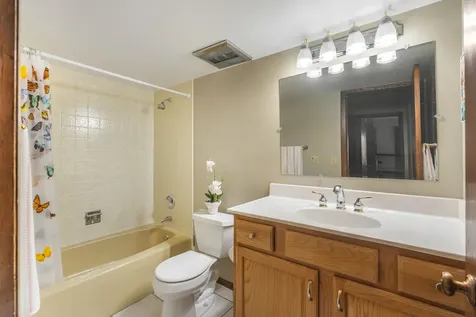 200 South Dee Road Park Ridge IL 60068