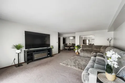 200 South Dee Road Park Ridge IL 60068