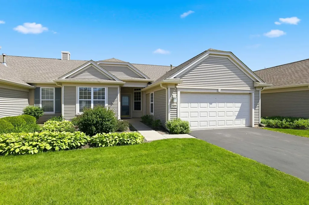 13076 Patriot Way Huntley IL 60142