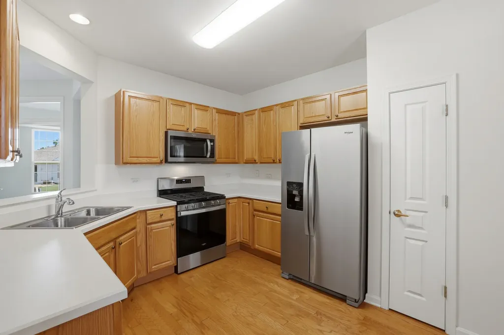 13076 Patriot Way Huntley IL 60142