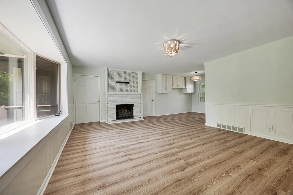 2158 Pleasure View Road Aurora IL 60506