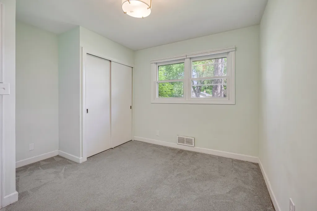 2158 Pleasure View Road Aurora IL 60506