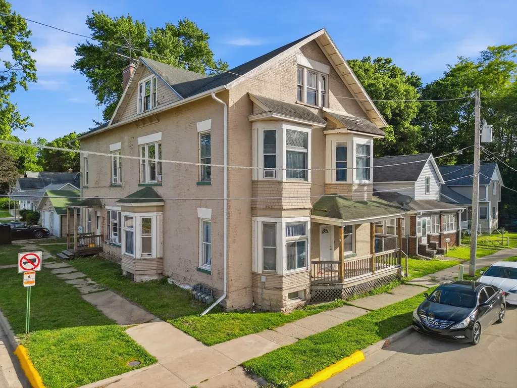 305 Monroe Avenue Dixon IL 61021
