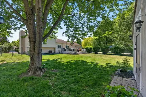 1000 Timberwood Lane Algonquin IL 60102