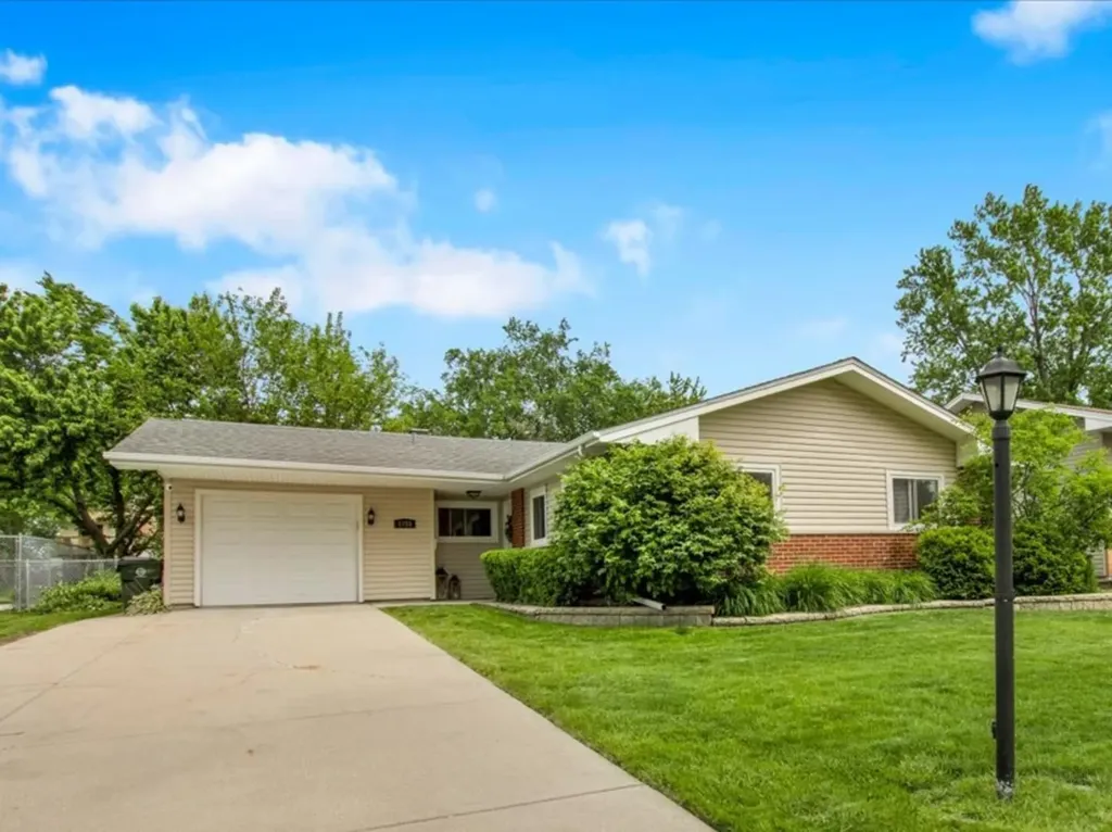 1755 Monticello Road Hoffman Estates IL 60169
