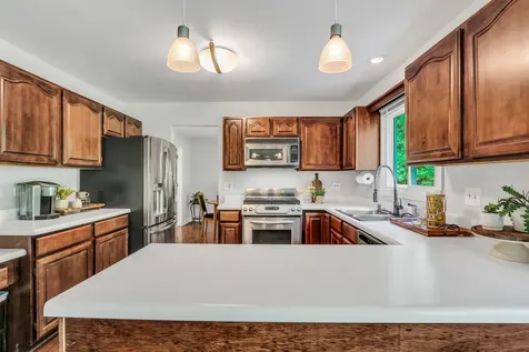 827 Hartford Drive Gurnee IL 60031