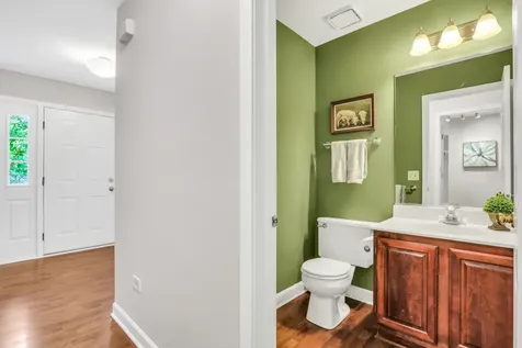 827 Hartford Drive Gurnee IL 60031