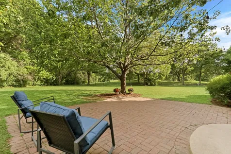 827 Hartford Drive Gurnee IL 60031