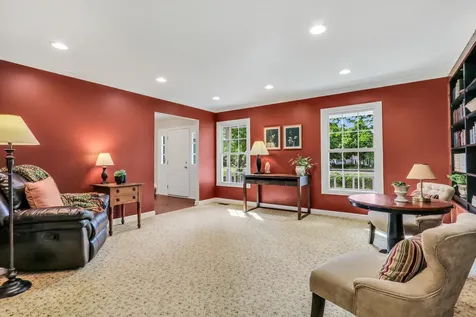 827 Hartford Drive Gurnee IL 60031