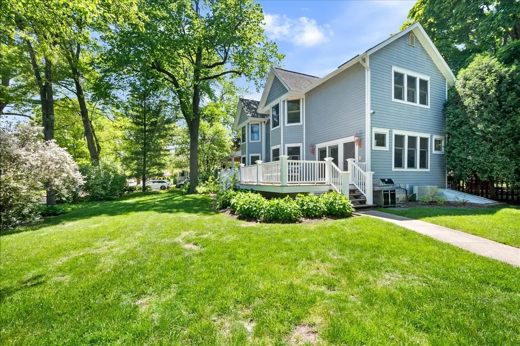 1804 Elmwood Avenue Wilmette IL 60091