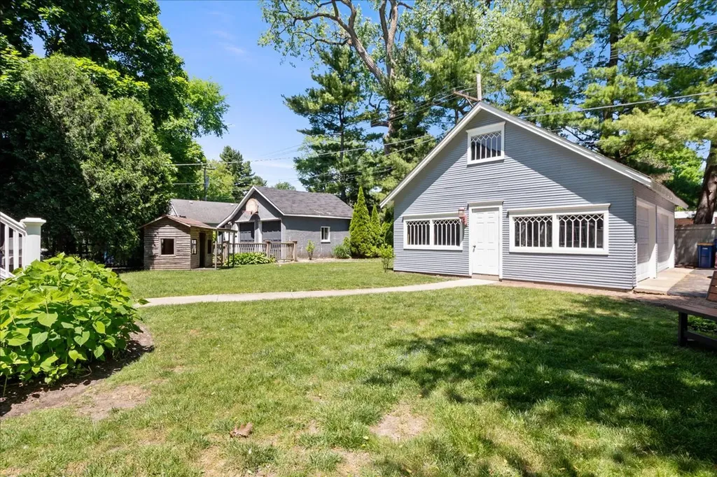 1804 Elmwood Avenue Wilmette IL 60091