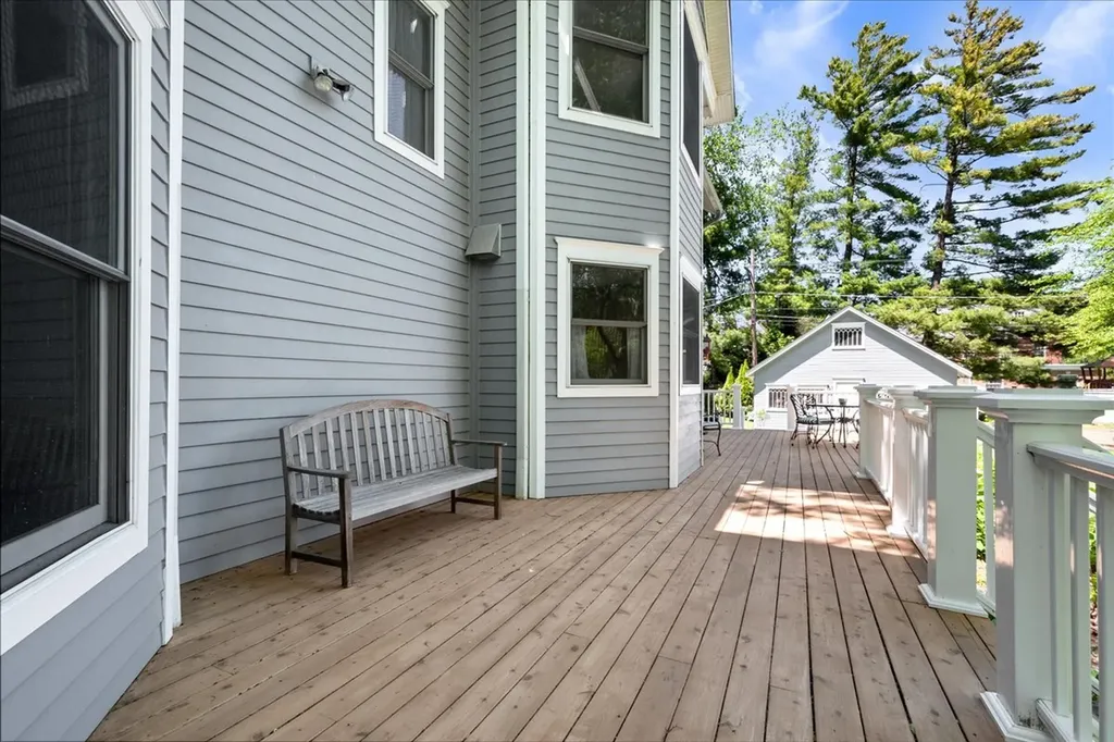 1804 Elmwood Avenue Wilmette IL 60091