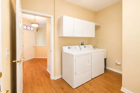 673 Saugatuk Circle Romeoville IL 60446