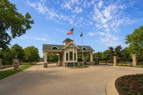 673 Saugatuk Circle Romeoville IL 60446