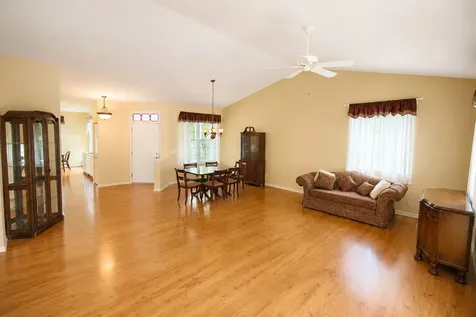 673 Saugatuk Circle Romeoville IL 60446