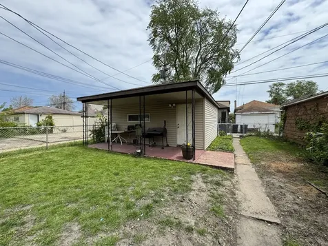 8431 South Dante Avenue Chicago IL 60619